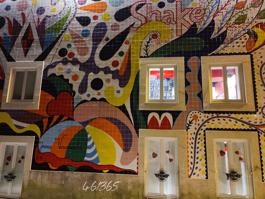 facade with colours by franbalsera