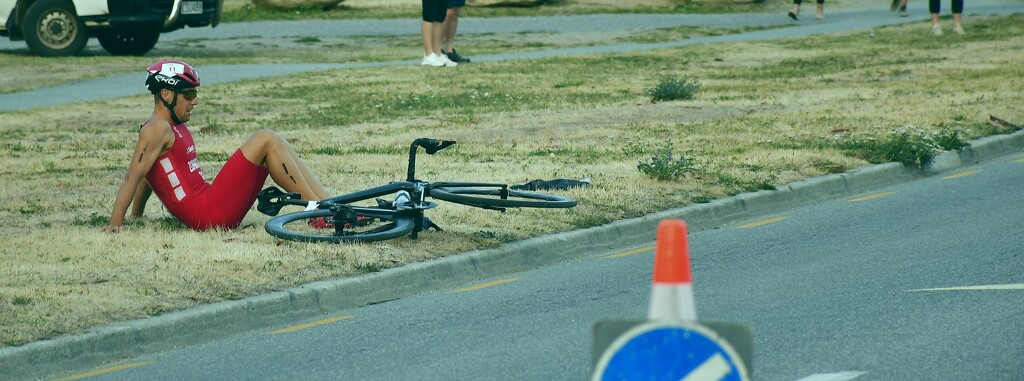 bike fall by mirroroflife