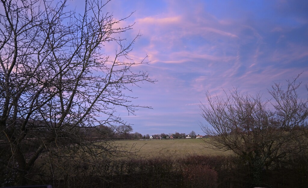 Beautiful sky this evening  by wendystout