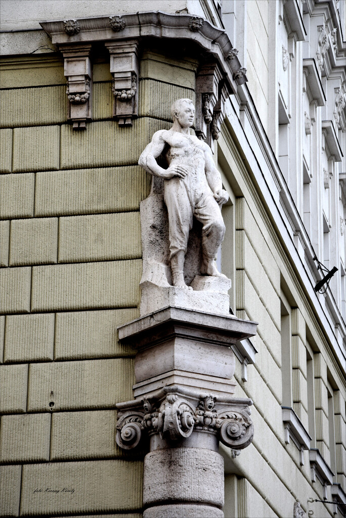 Milner man (Budapest is the city of statues) by kork