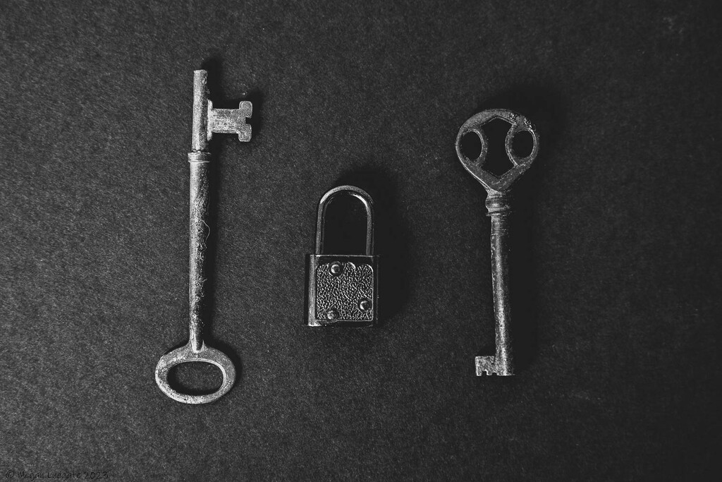 Lock and Keys by kuva