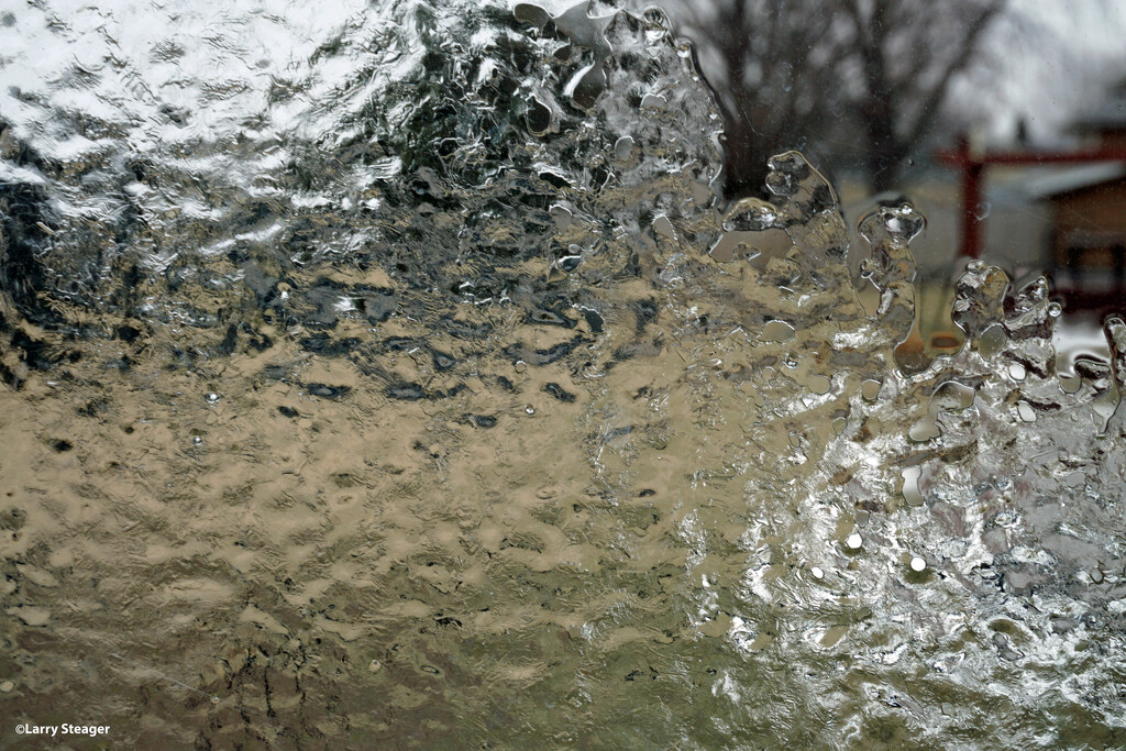 Ice buildup on the window by larrysphotos