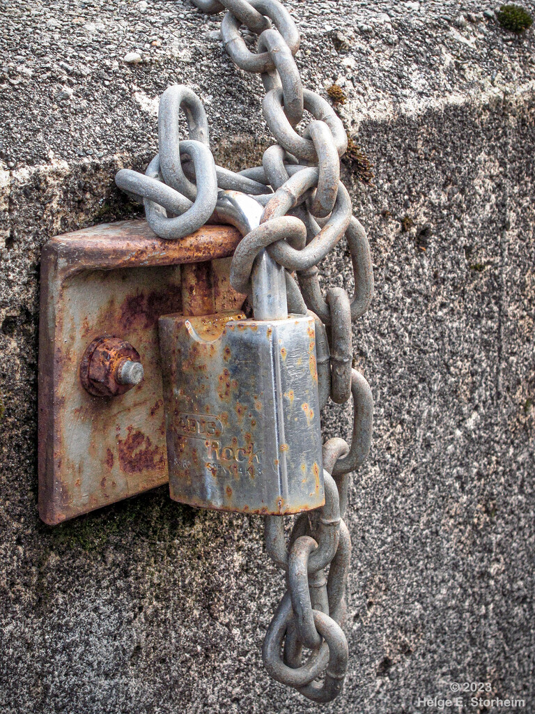 Lock & Chain by helstor365