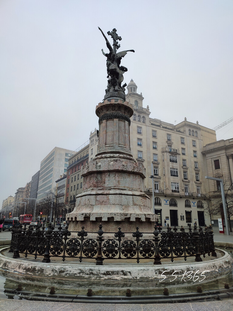 Spain square (Zaragoza) by franbalsera