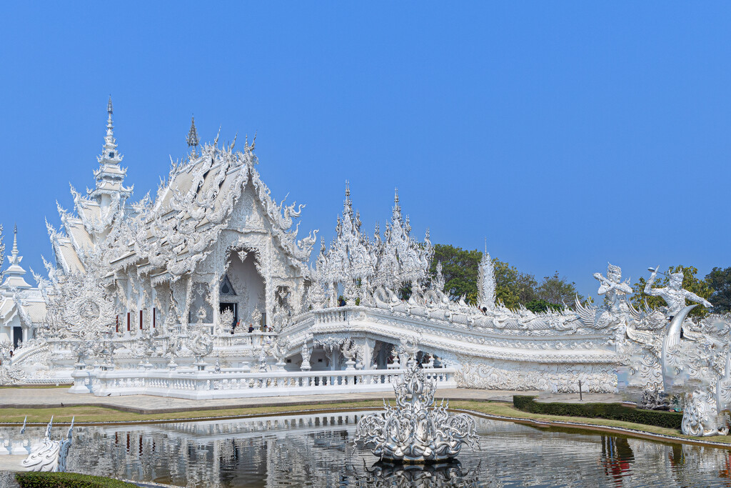 The White Temple Chiang Rai by lumpiniman