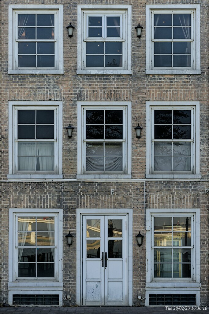 Windows by wh2021