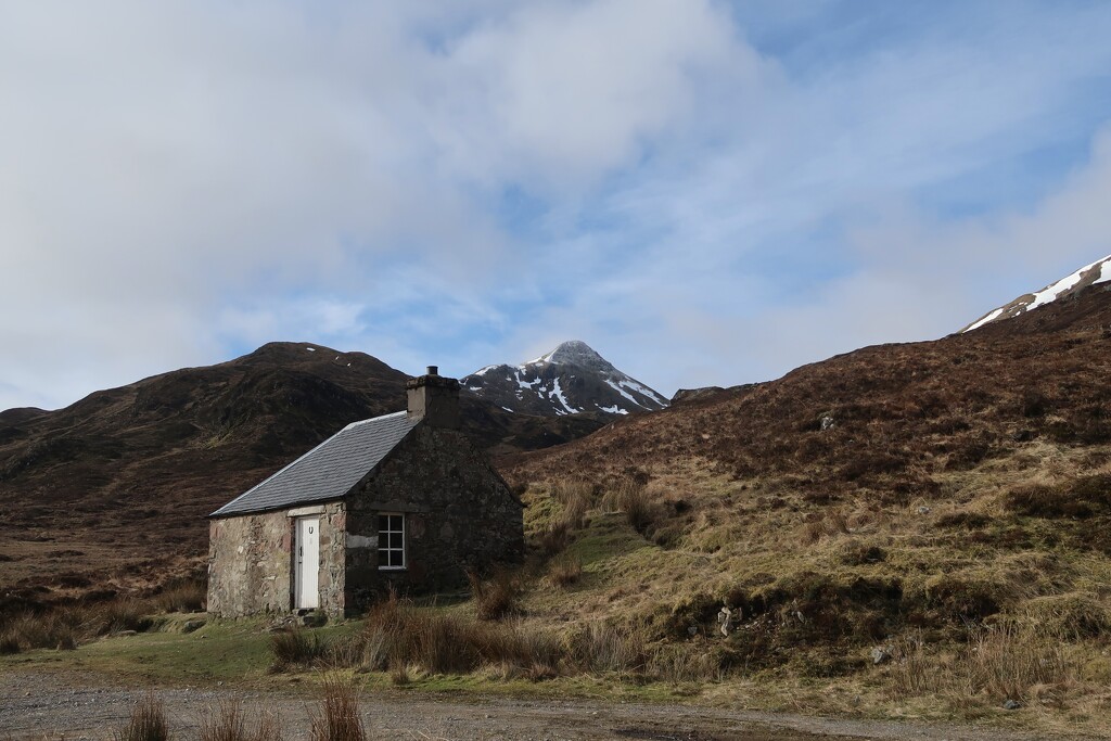 Stob Ban and the Leacach Bothy by jamibann