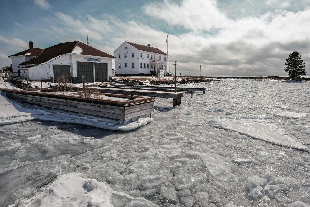 North Superior Coast Guard Station  by tosee