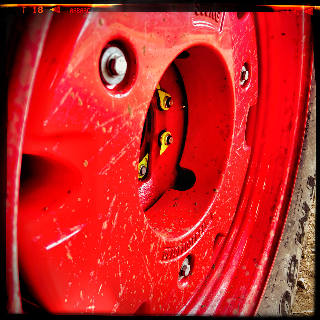 Chilli Red tractor wheel by catangus