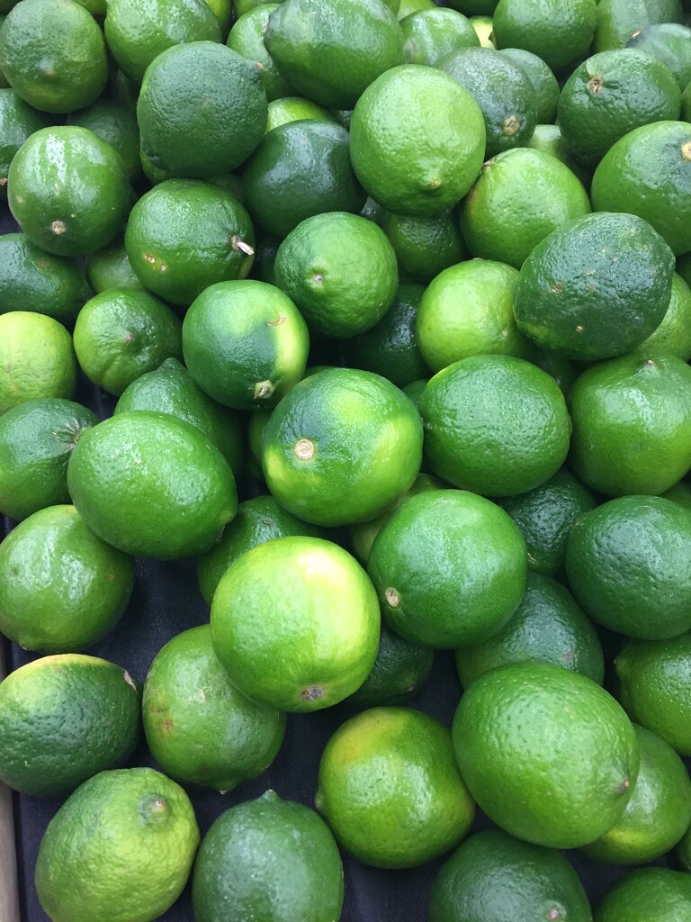 Green limes by kchuk