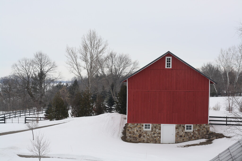 Red Barn by vacantview