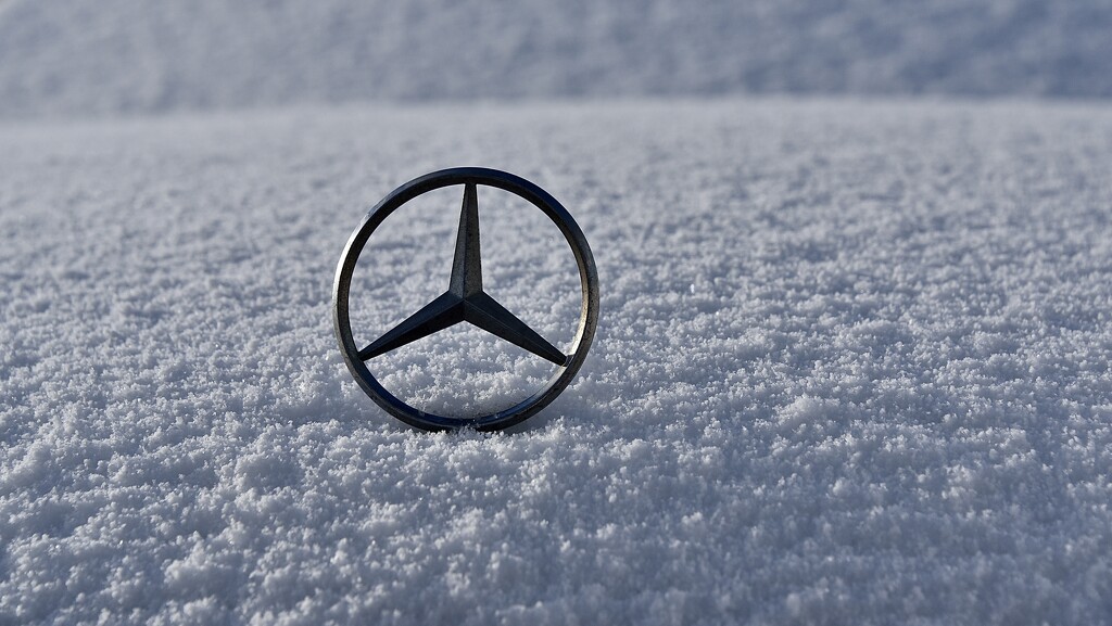 Mercedes-Benz by clearlightskies