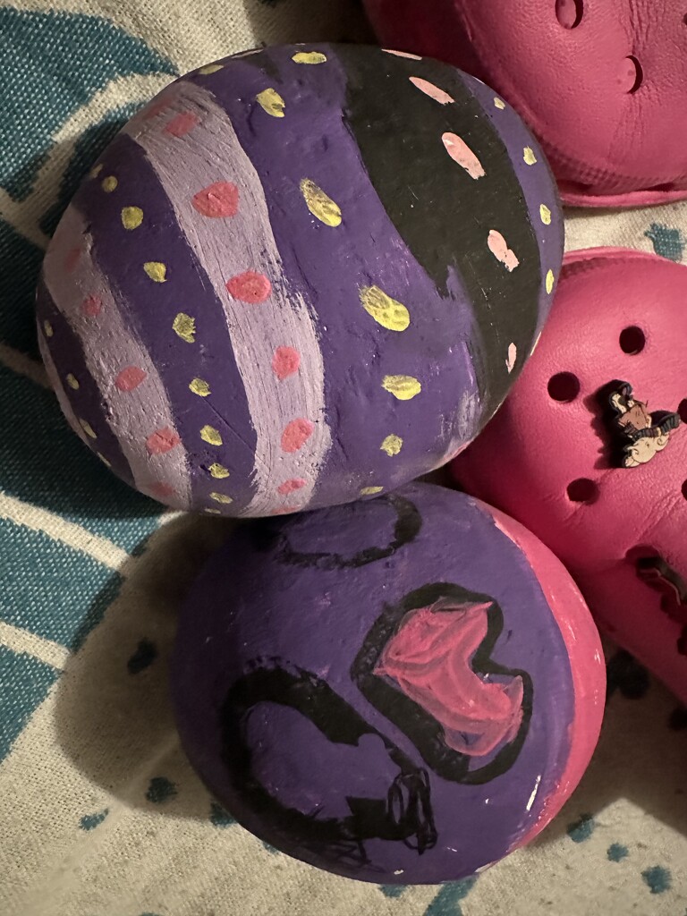 Purple eggs by pandorasecho