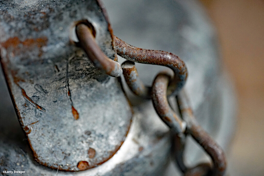 Old chain by larrysphotos