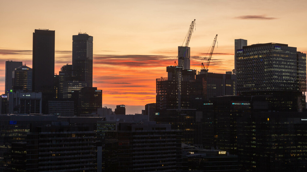 Dawn over Melbourne by briaan