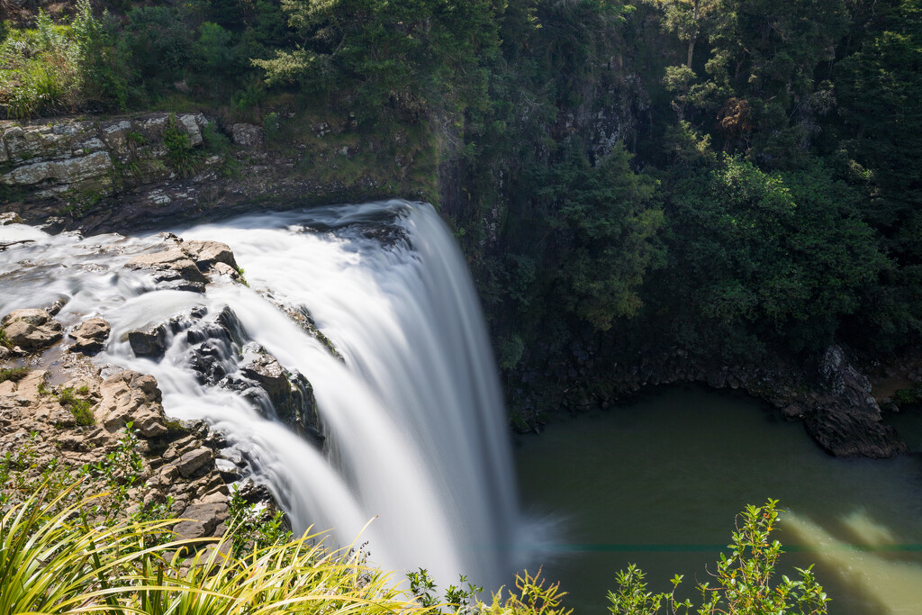 Whangarei falls: Looking into the void by creative_shots