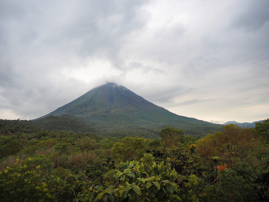 Arenal Volcano by jpweaver