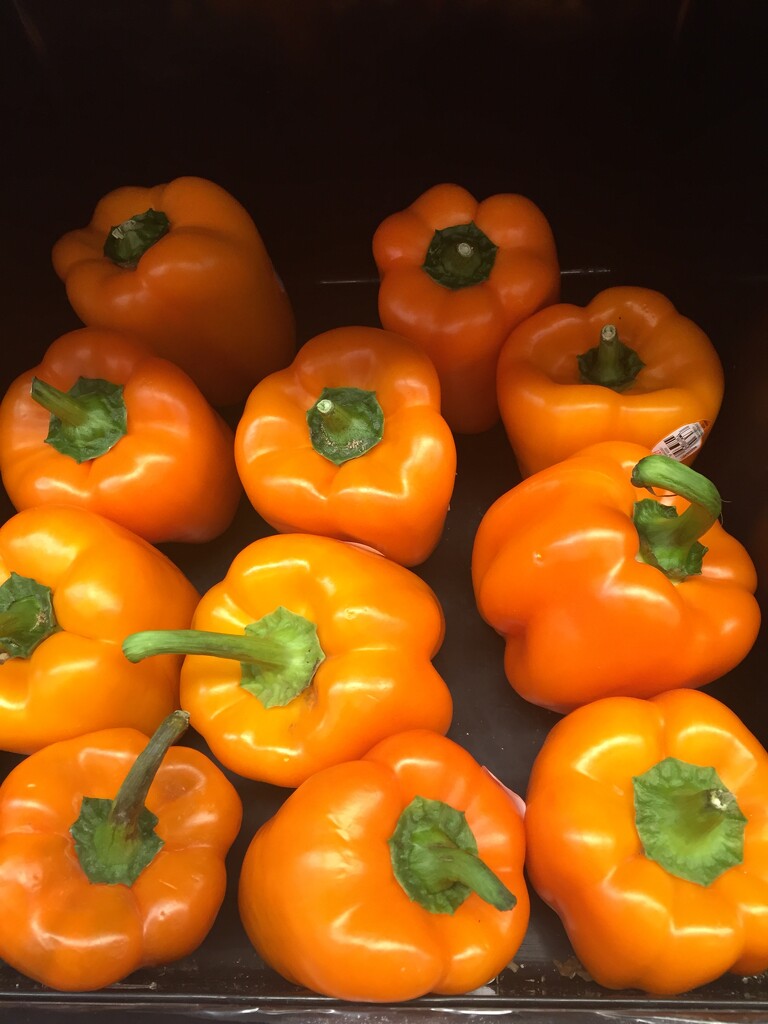 Orange peppers by kchuk