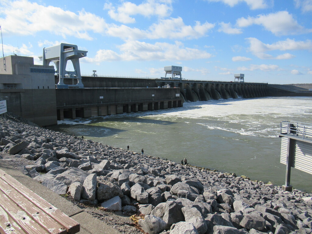 Kentucky Dam by margonaut