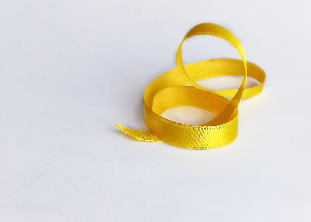 Yellow Ribbon  by salza