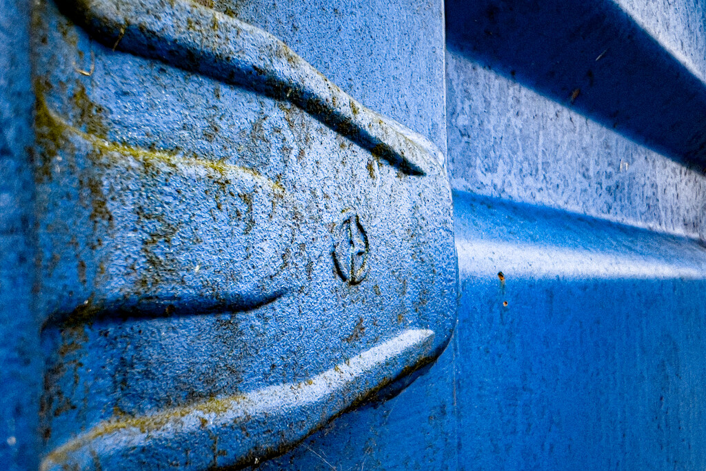 Blue door by catangus