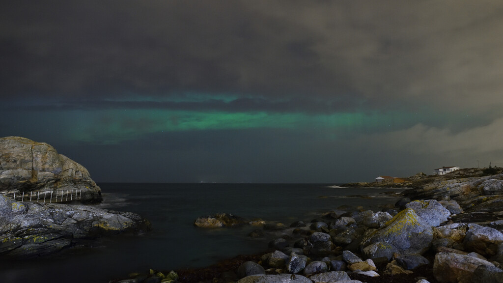 Aurora borealis by clearlightskies