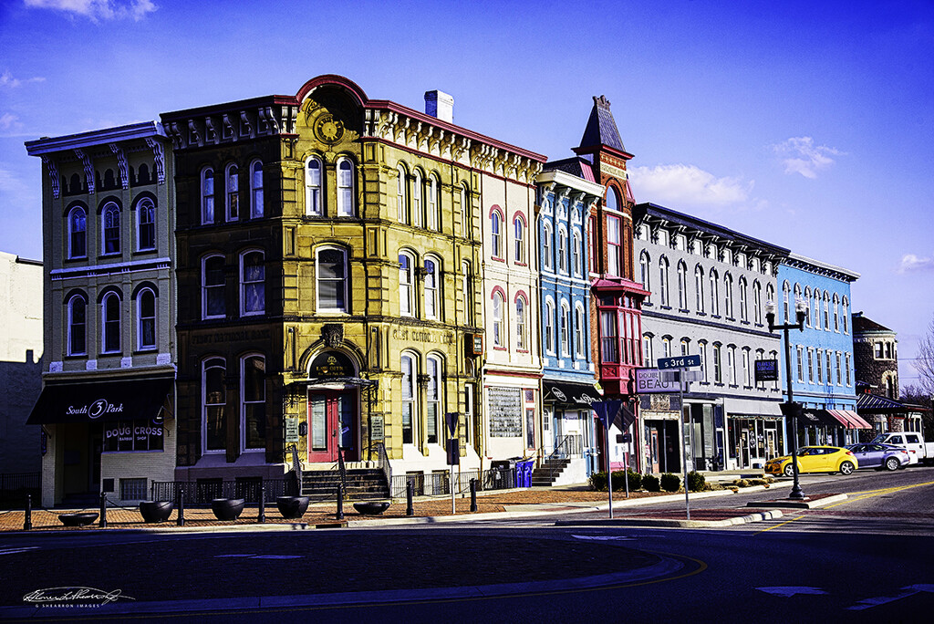 Historic downtown Newark, Ohio by ggshearron