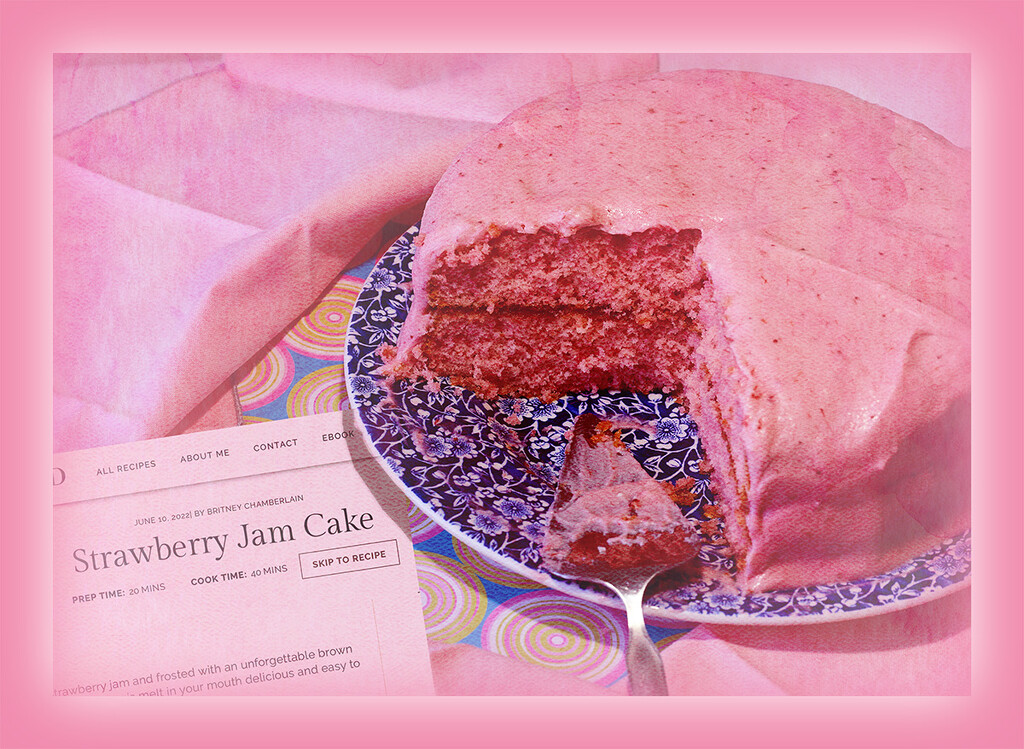 Strawberry Jam Cake by gardencat