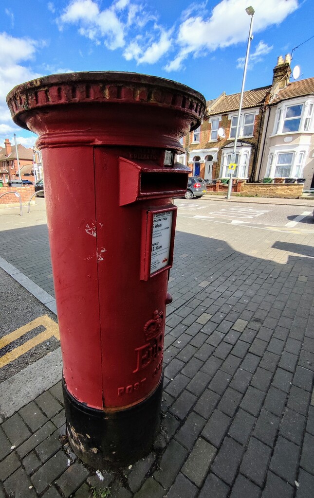 Wide angle post box  by boxplayer