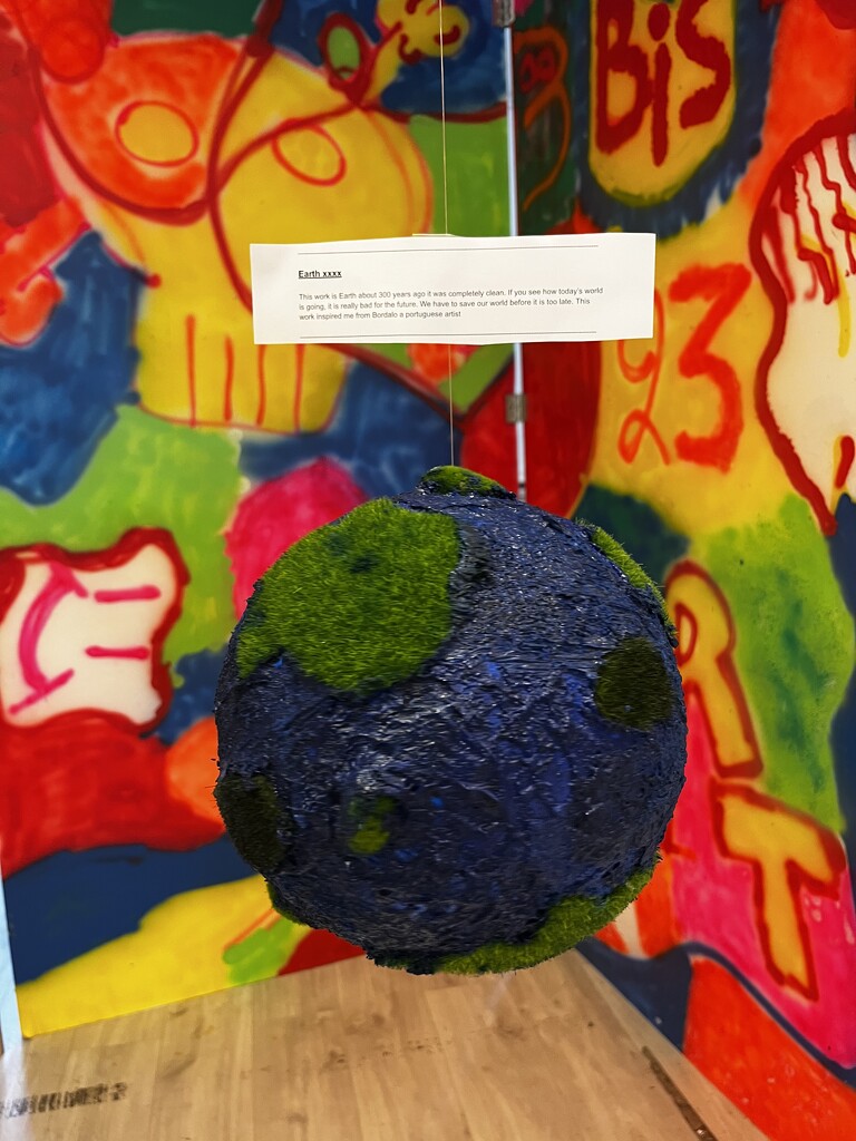 Earth by asaaddekelver