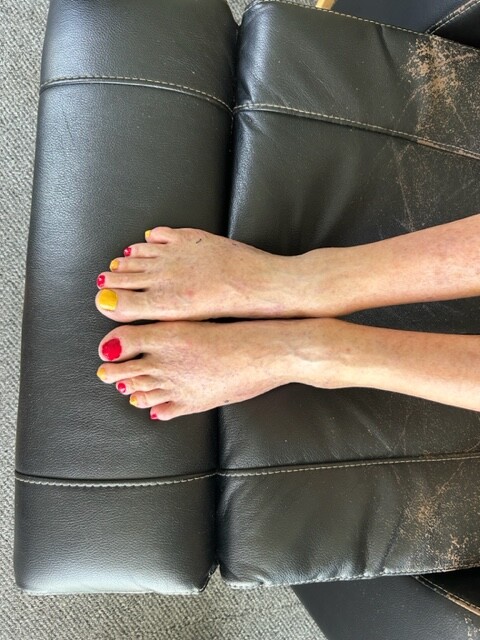 BRONCOS FEET by bronches