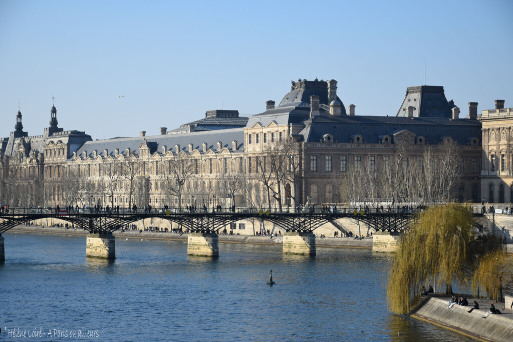 Pont des Arts & Louvre by parisouailleurs
