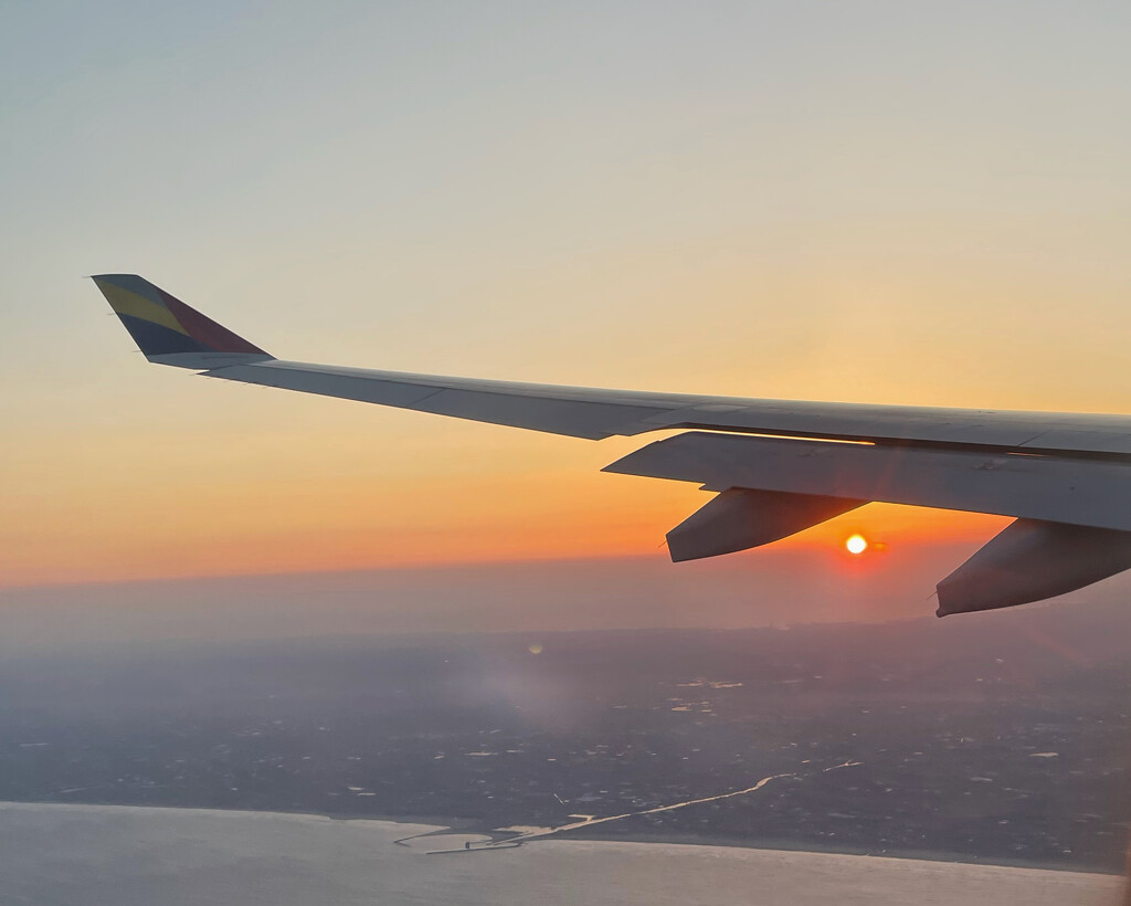 2023-04-03 Sunset on the Wing by cityhillsandsea