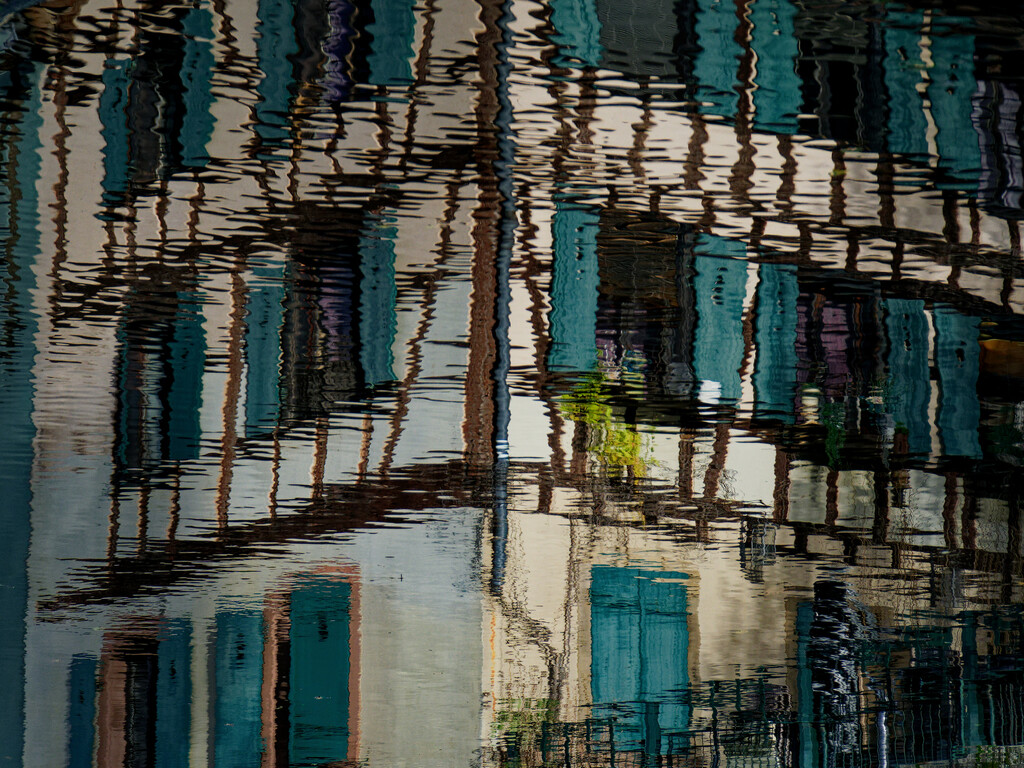 0405 - Reflected Shutters by bob65