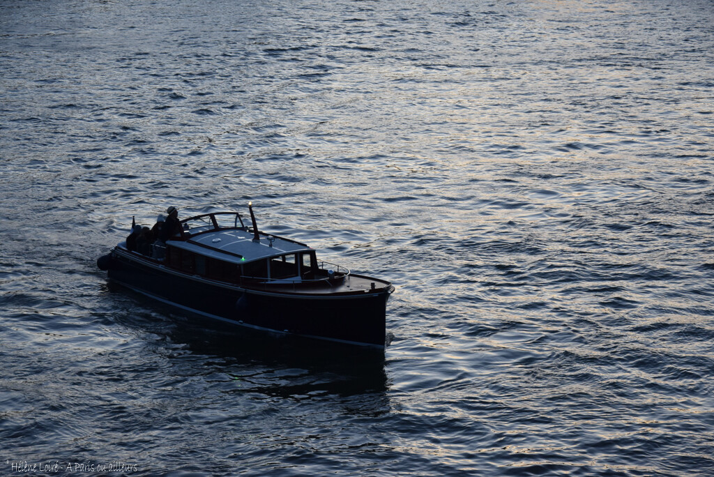 cruise on the Seine by parisouailleurs