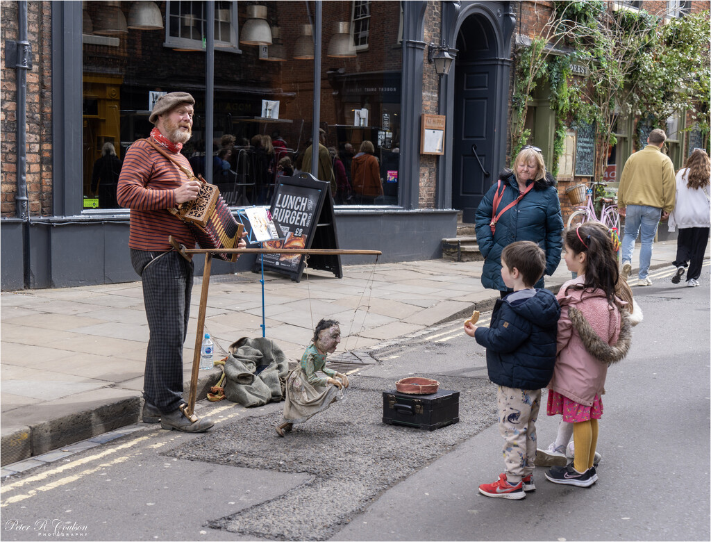 Street Entertainer by pcoulson
