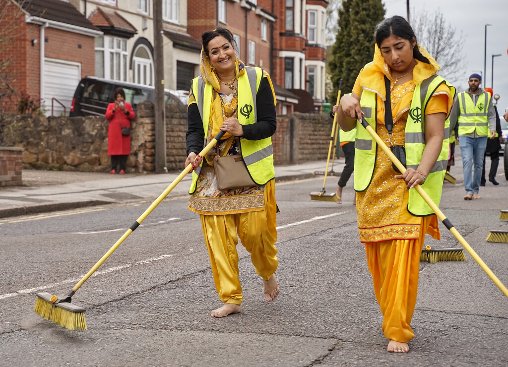 VAISAKHI NAGAR KIRTAN : A smile from the street cleaning team by phil_howcroft