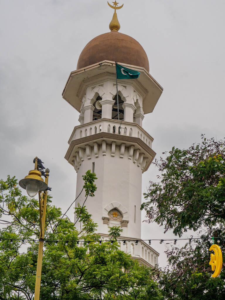 Minaret of Kapitan Kelling Mosque by ianjb21