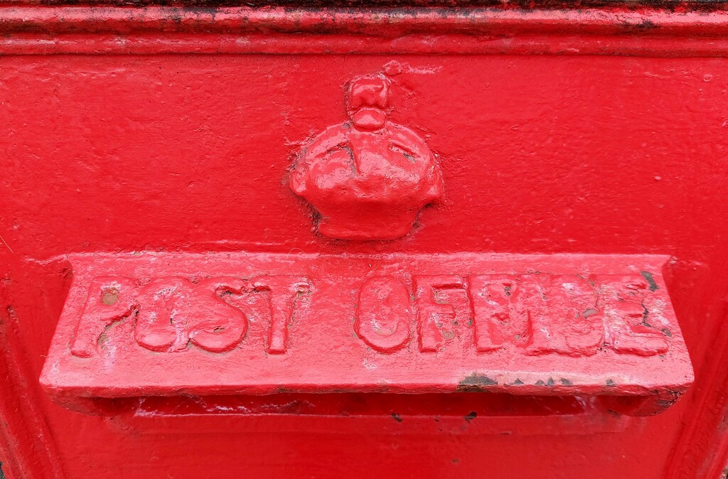 Detail of a post box by samcat