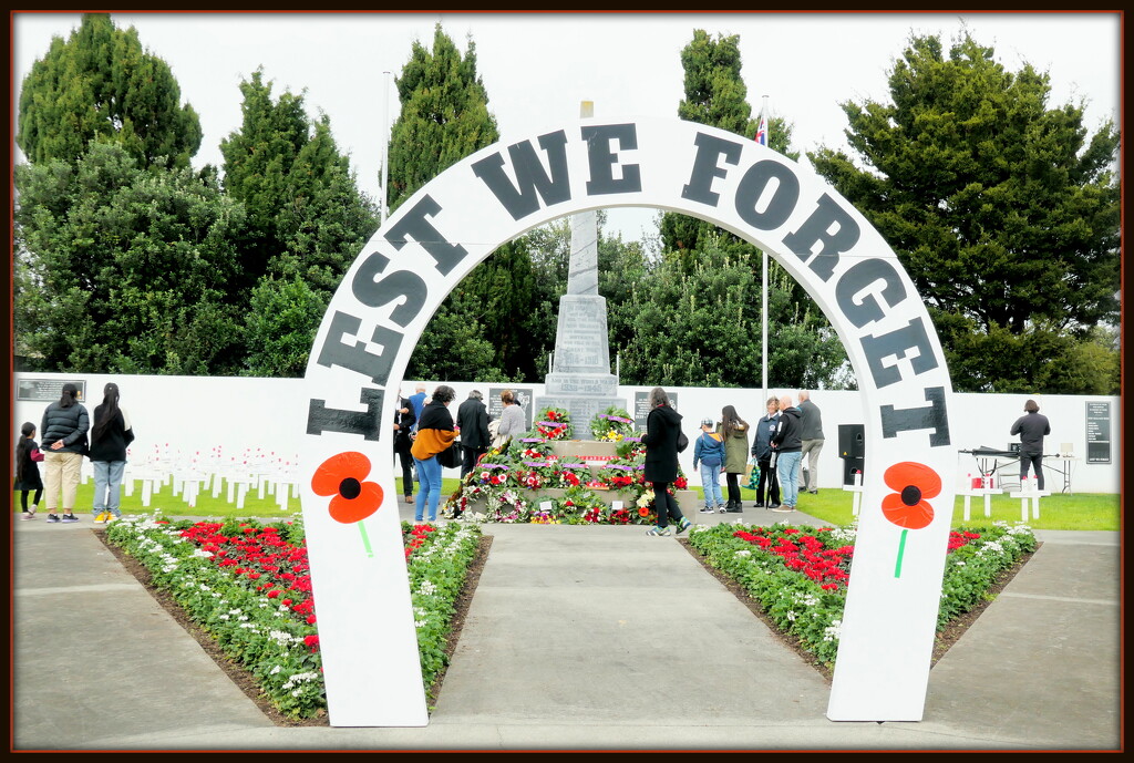 Lest We Forget by dide