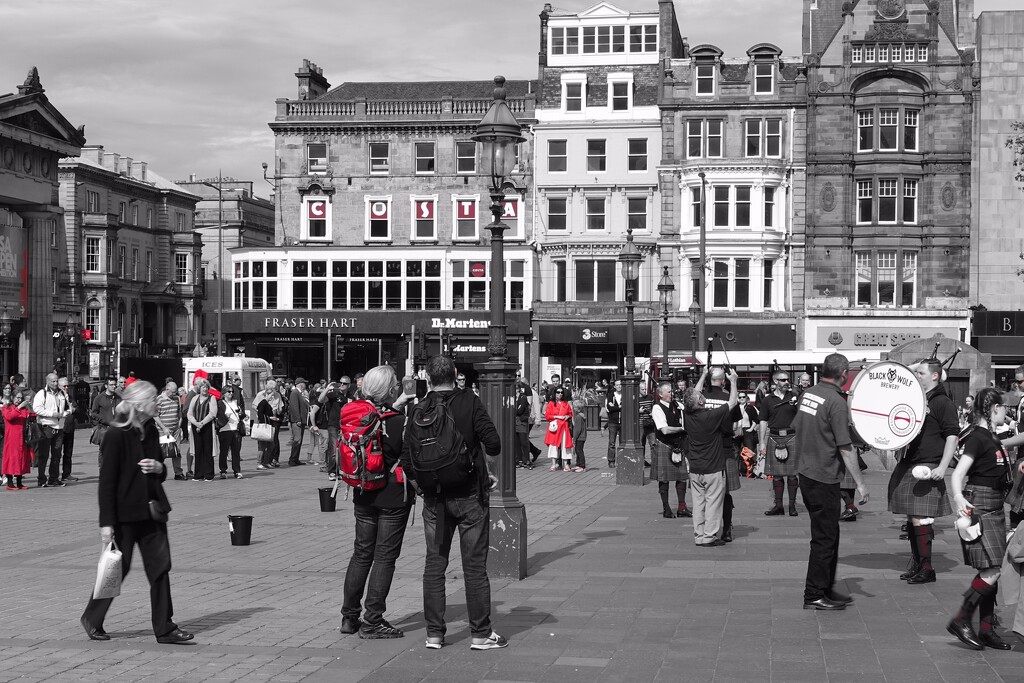 trying out red selective colour by quietpurplehaze