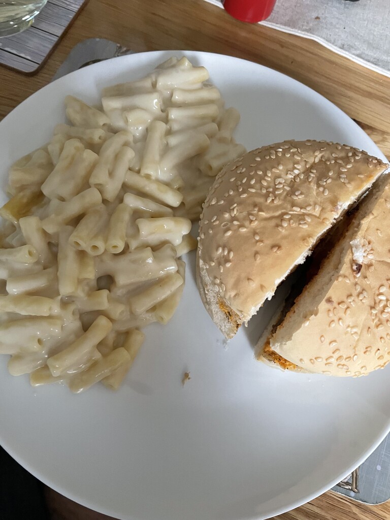 Burger & Mac by wincho84