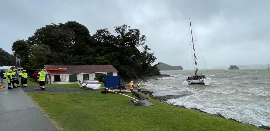 We’ve been having horrid weather not sure what has occurred here but the vessel required assistance from The Fire brigade take at Paihia by Dawn