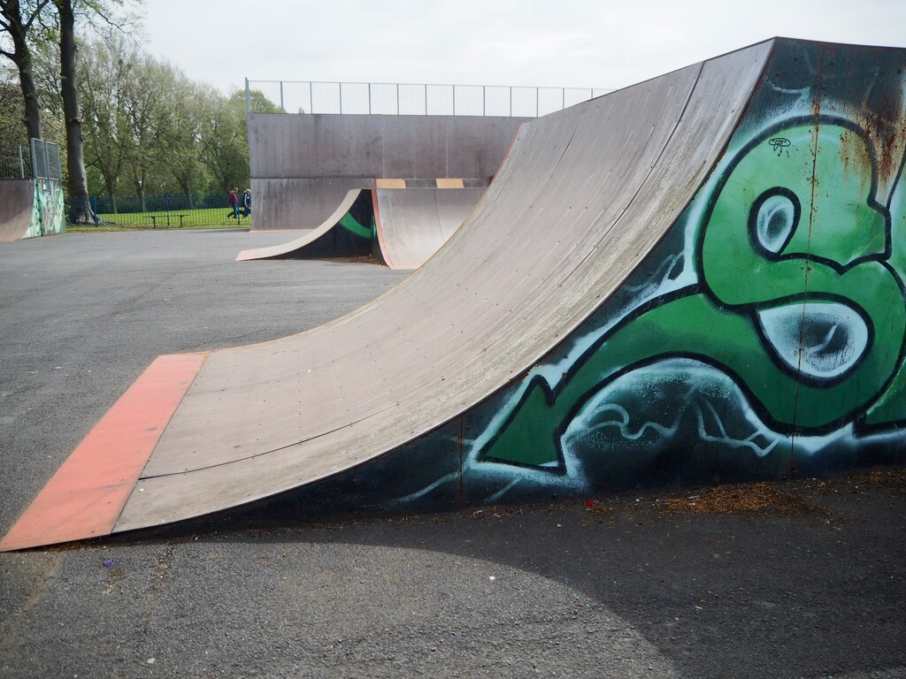 Intersting shapes at the Skate Park by delboy207