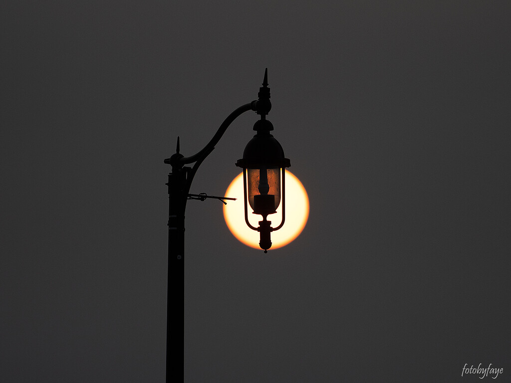 Sun Lamp by fayefaye
