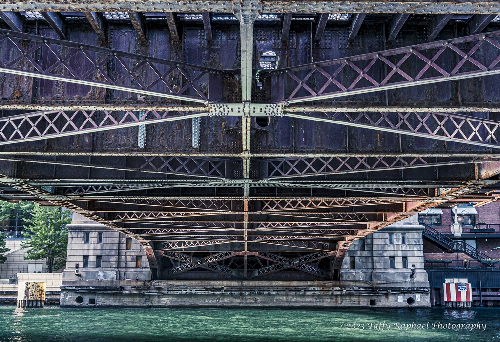 Under the Bridge by taffy