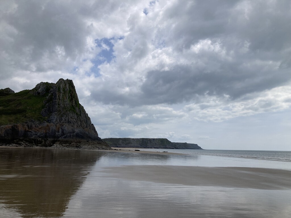 Three Cliffs Bay by elainepenney