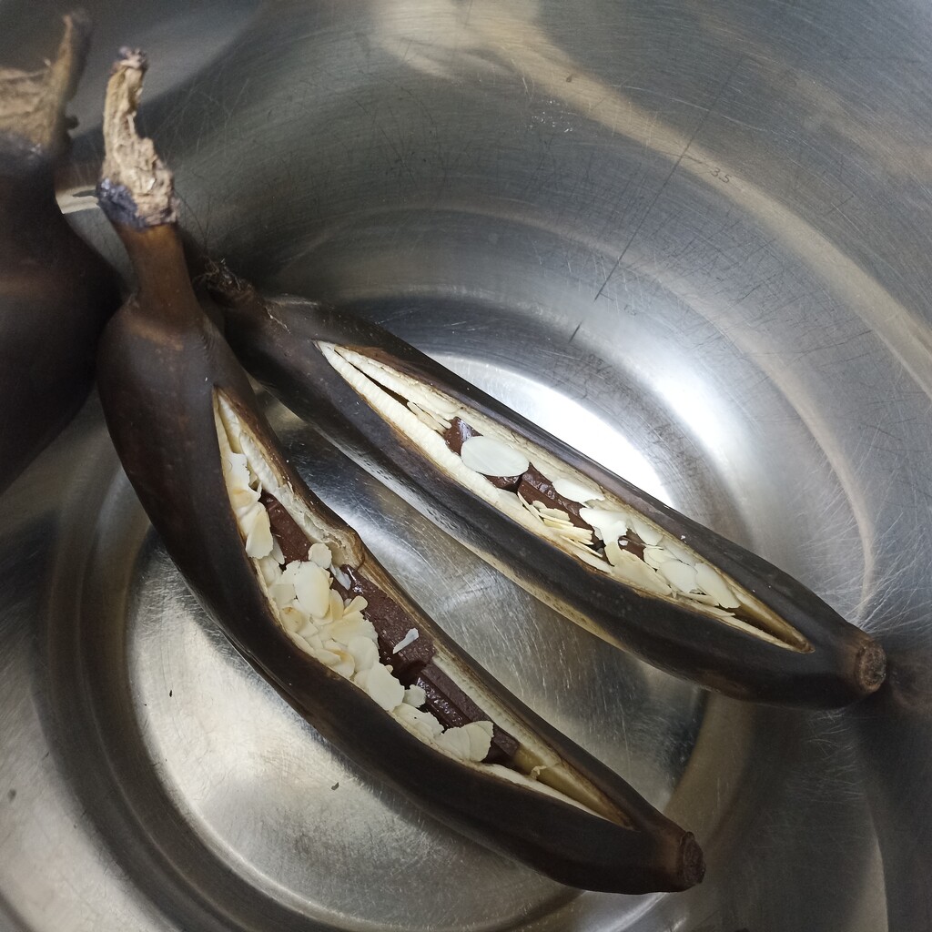 Запекла бананы с шоколадом и орехами by cisaar