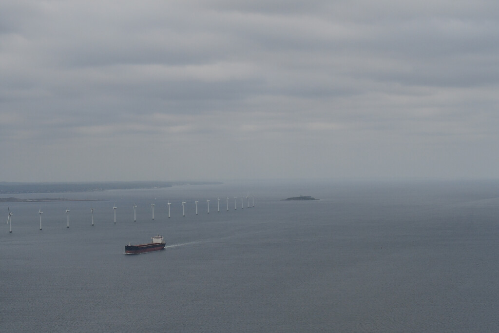 Copenhagen's Wind Turbines by kareenking