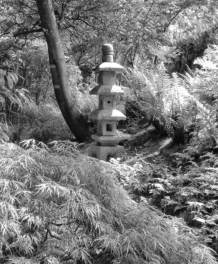 Pagoda...... by cutekitty
